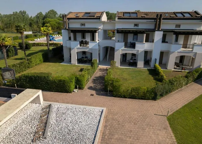 Апартаменти Relax In A With Pool